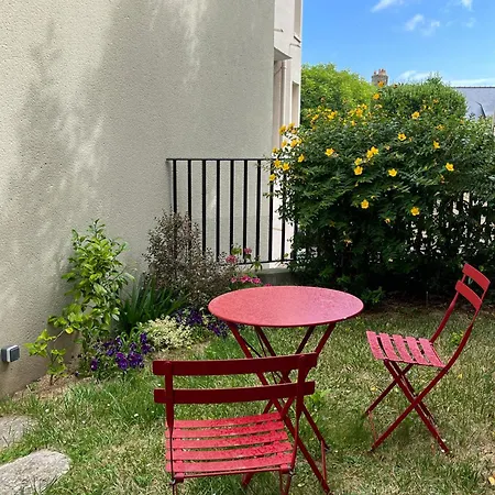 Chez Fabienne, A Pied Apartment